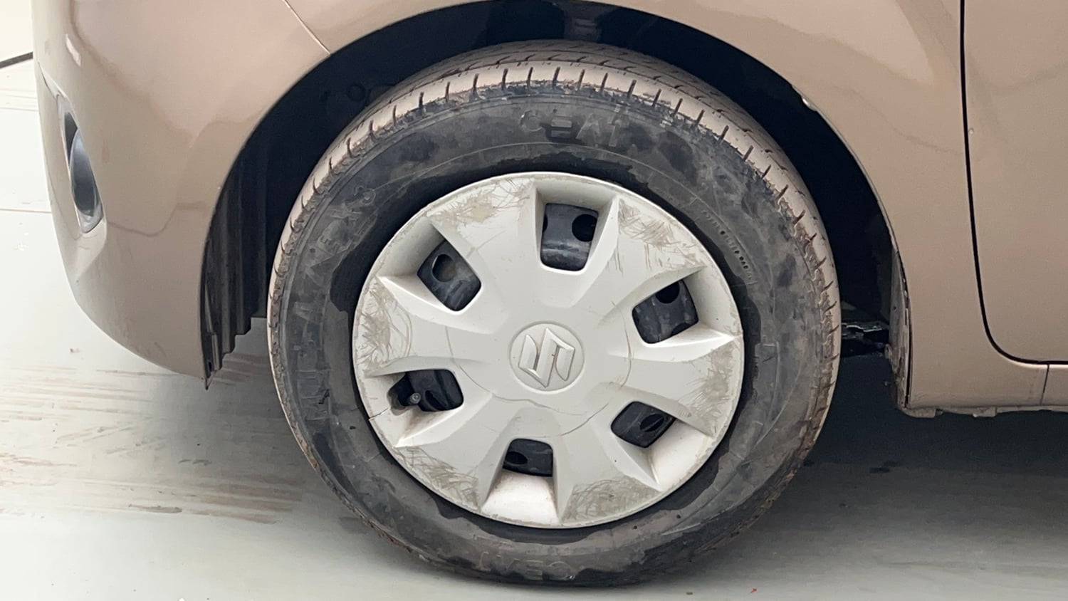 Used 2019 Maruti Suzuki Wagon R ZXi 1.2 AMT Petrol Automatic tyres LEFT FRONT TYRE RIM VIEW