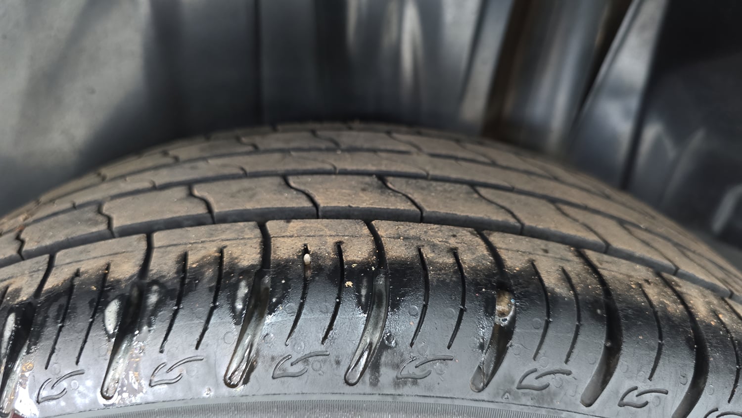 Used 2016 Maruti Suzuki S-Cross Zeta 1.3 Diesel Manual tyres LEFT REAR TYRE TREAD VIEW