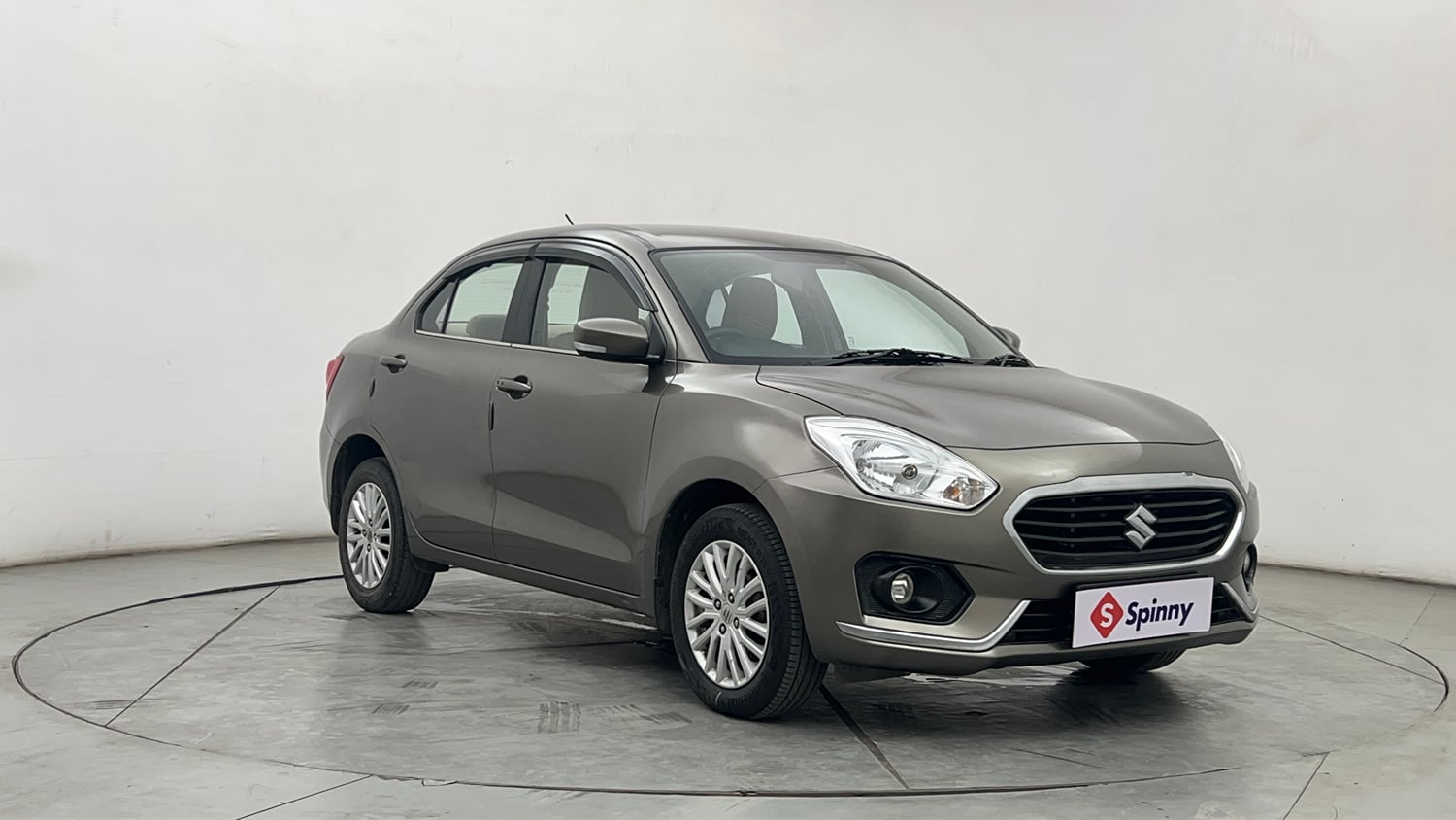 Used 2018 Maruti Suzuki Dzire ZXi Petrol Manual exterior RIGHT FRONT CORNER VIEW