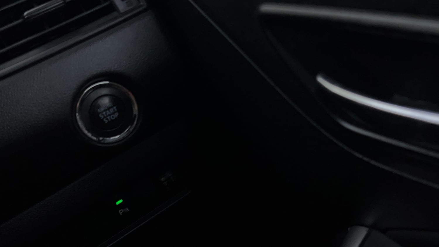 Used 2019 Maruti Suzuki Swift ZXi AMT Petrol Automatic top_features Keyless start