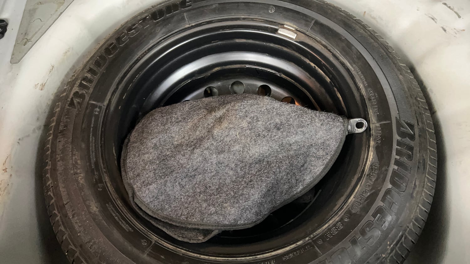 Used 2018 Hyundai Elite i20 Asta 1.2 (O) Petrol Manual tyres SPARE TYRE VIEW