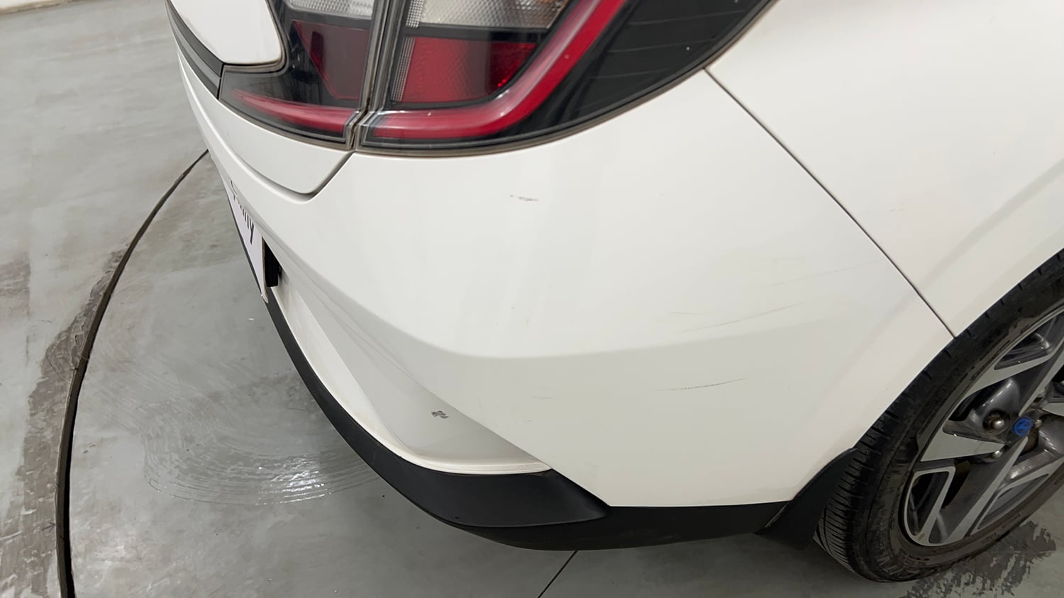 Used 2023 Hyundai Aura SX 1.2 CNG Cng Manual dents MINOR SCRATCH