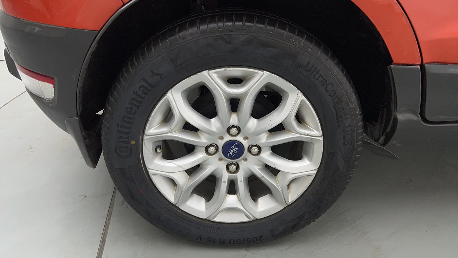 Used 2017 Ford EcoSport Titanium 1.5L Ti-VCT AT Petrol Automatic tyres RIGHT REAR TYRE RIM VIEW
