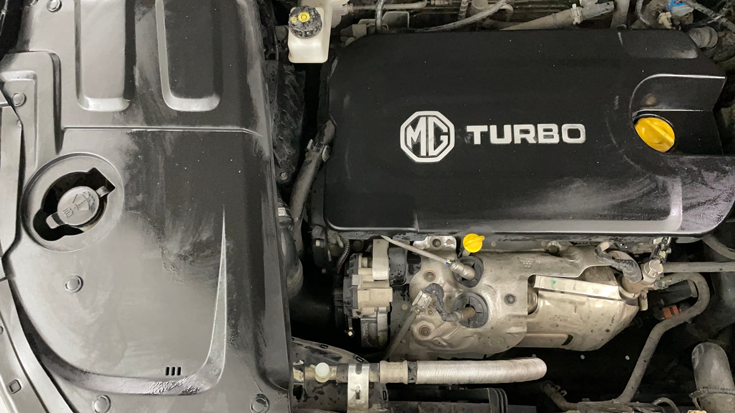 Used 2021 MG Motors Hector Plus Sharp 2.0 Diesel Turbo MT 6-STR Diesel Manual engine ENGINE RIGHT SIDE VIEW