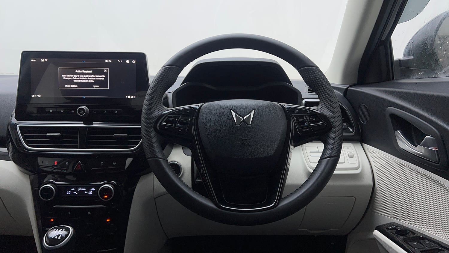 Used 2025 Mahindra XUV 3XO AX5 1.2 Petrol Petrol Manual interior STEERING VIEW