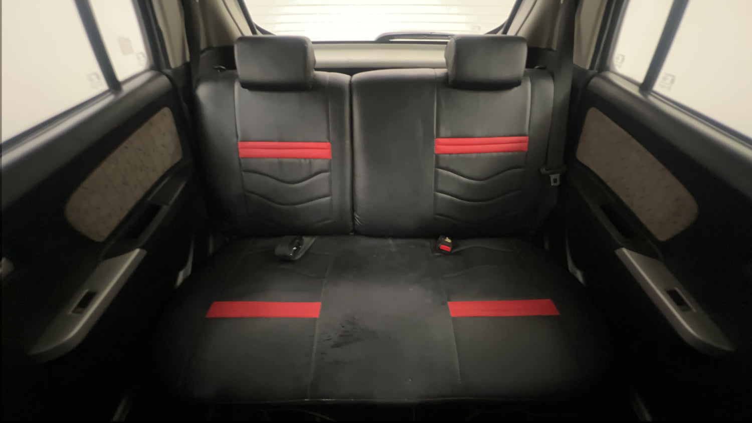 Used 2016 Maruti Suzuki Wagon R 1.0 VXI AMT Petrol Automatic interior REAR SEAT CONDITION VIEW