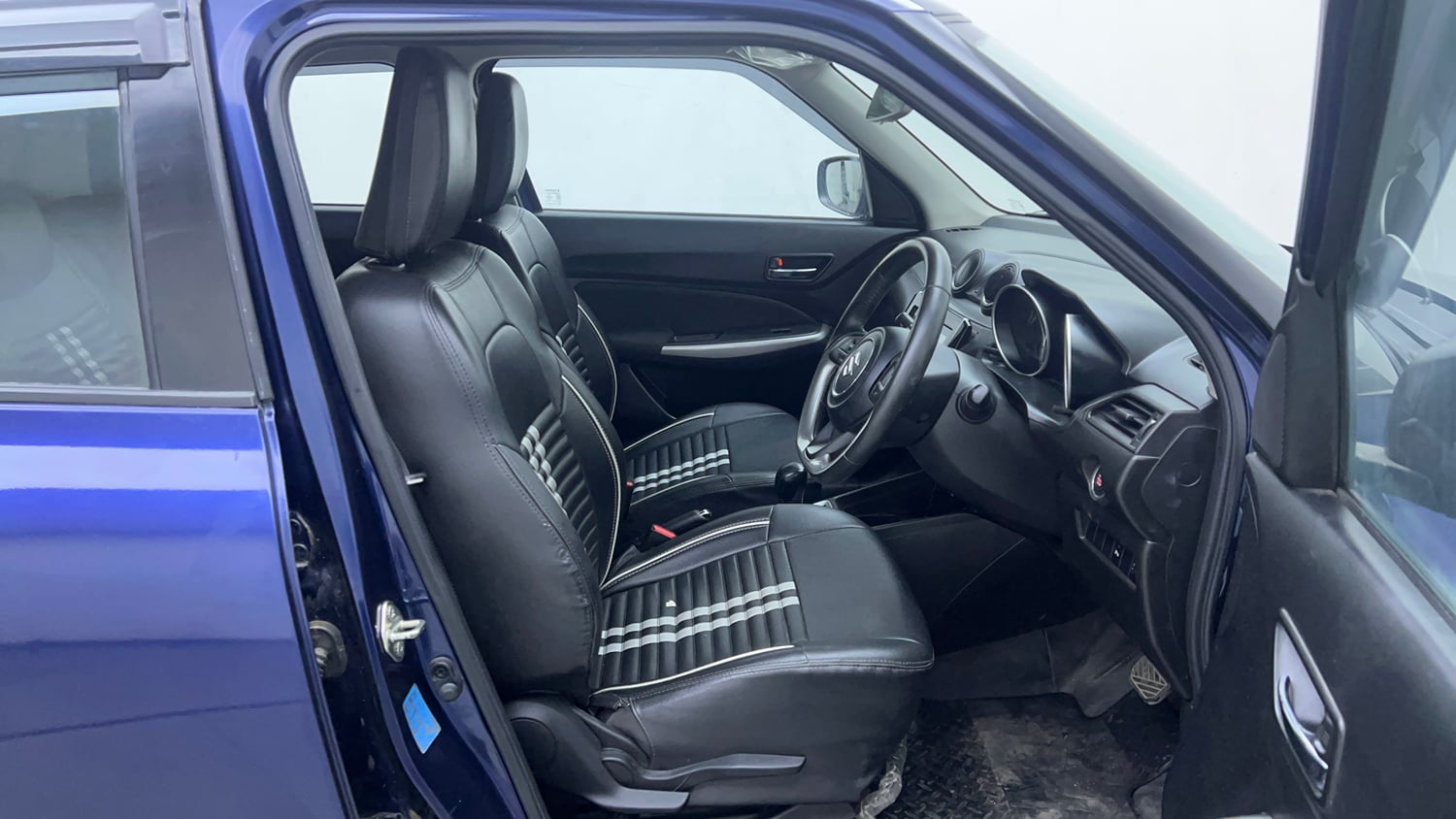 Used 2019 Maruti Suzuki Swift ZXi Plus AMT Petrol Automatic interior RIGHT SIDE FRONT DOOR CABIN VIEW