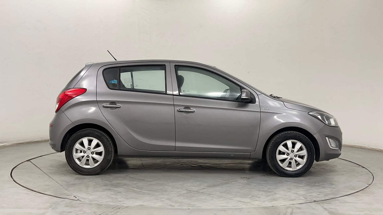 Used 2013 Hyundai i20 Sportz 1.2 Petrol Manual exterior RIGHT SIDE VIEW