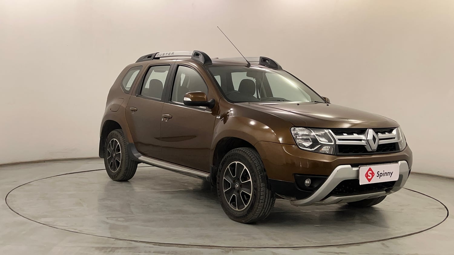 Used 2016 Renault Duster 85 PS RXZ 4X2 MT Diesel Manual exterior RIGHT FRONT CORNER VIEW