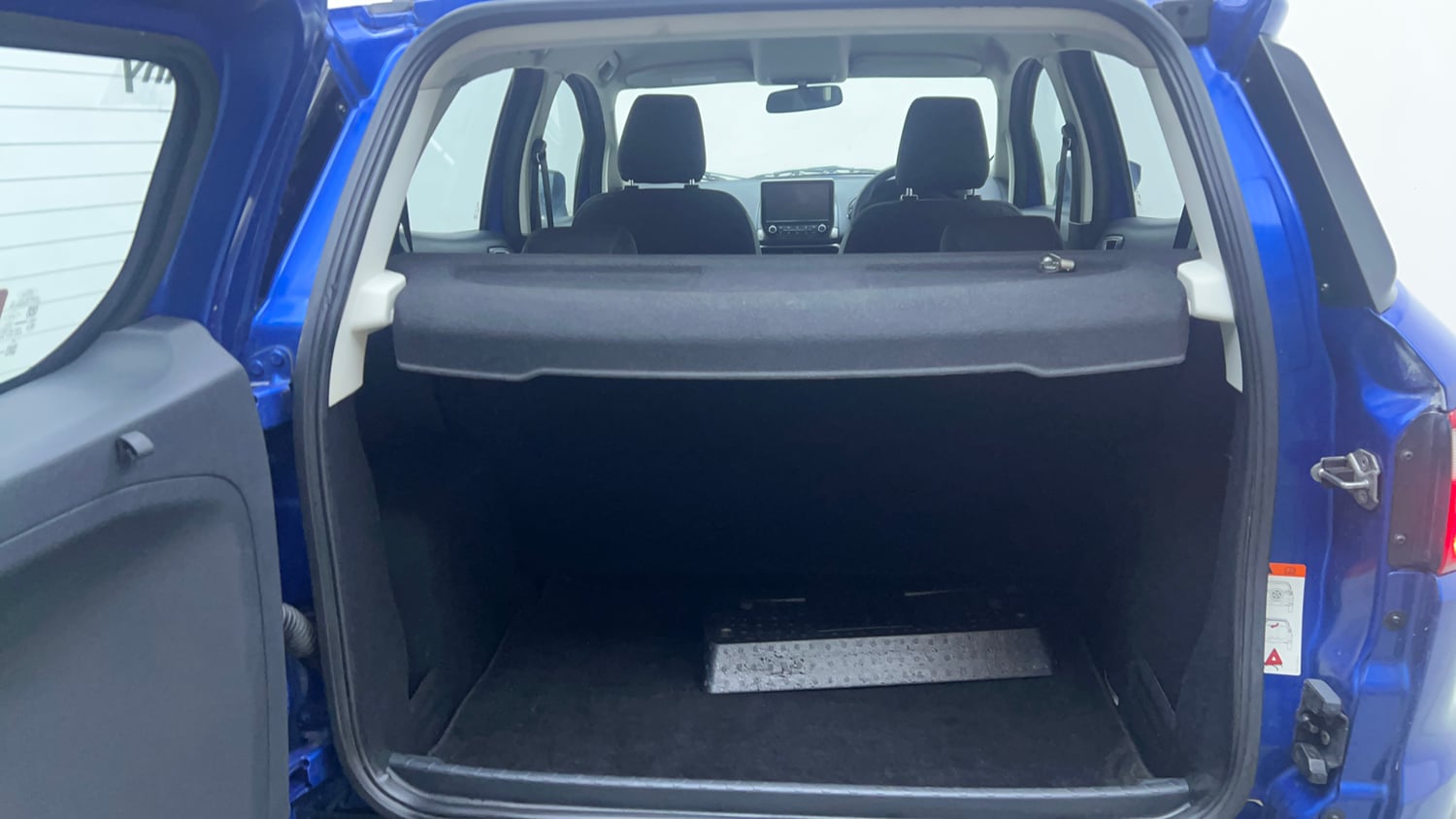 Used 2018 Ford EcoSport Trend + 1.5L TDCi Diesel Manual interior DICKY INSIDE VIEW