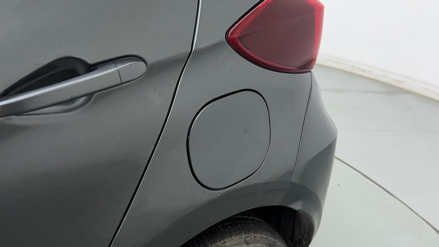 Used 2020 Tata Tiago XZ Plus Petrol Manual dents MINOR SCRATCH