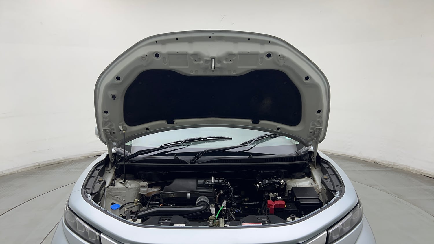 Used 2023 Maruti Suzuki Fronx Delta Plus 1.2L MT Petrol Manual engine ENGINE & BONNET OPEN FRONT VIEW