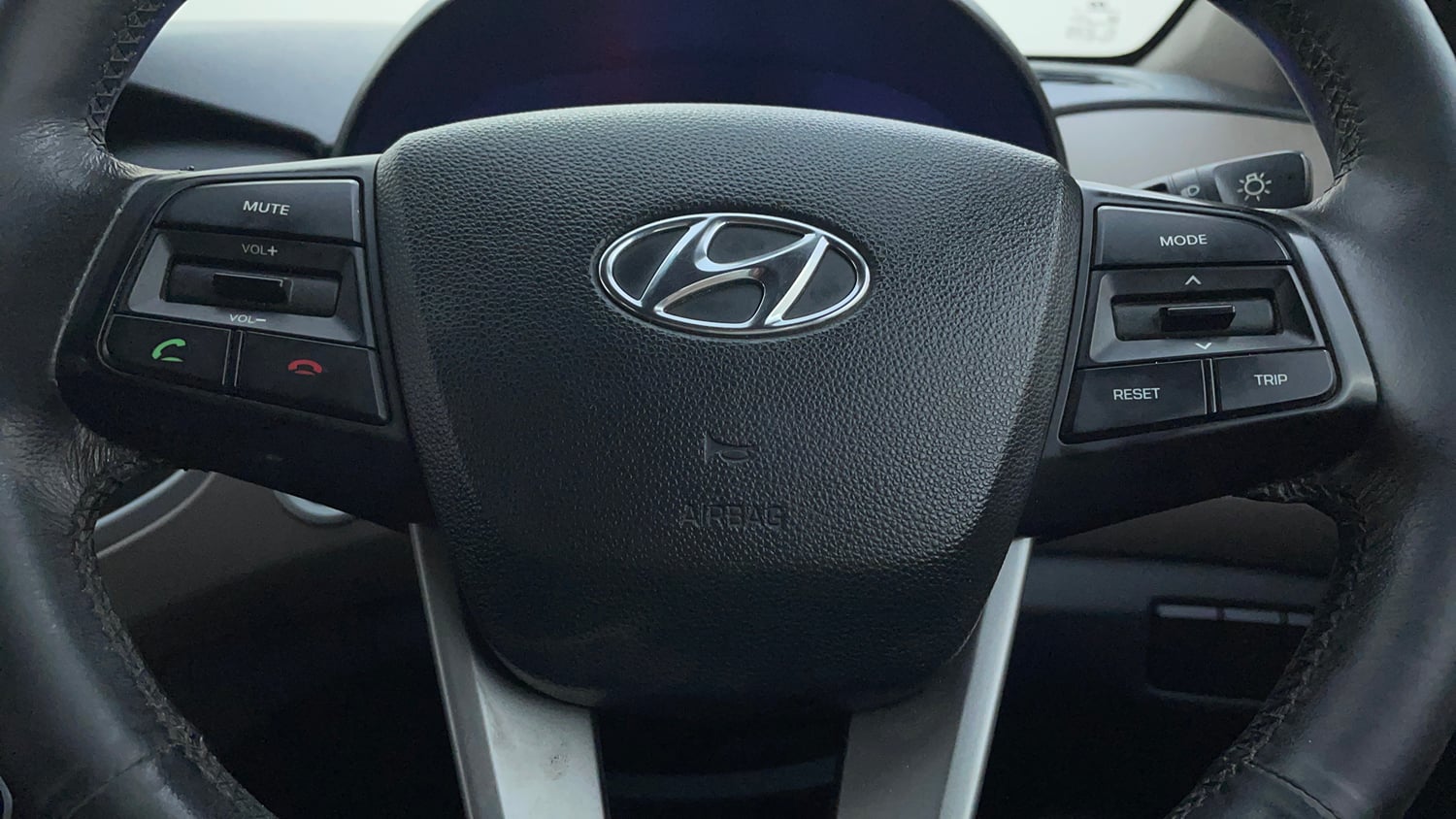 Used 2017 Hyundai Creta 1.6 SX Plus Petrol Petrol Manual top_features Airbags