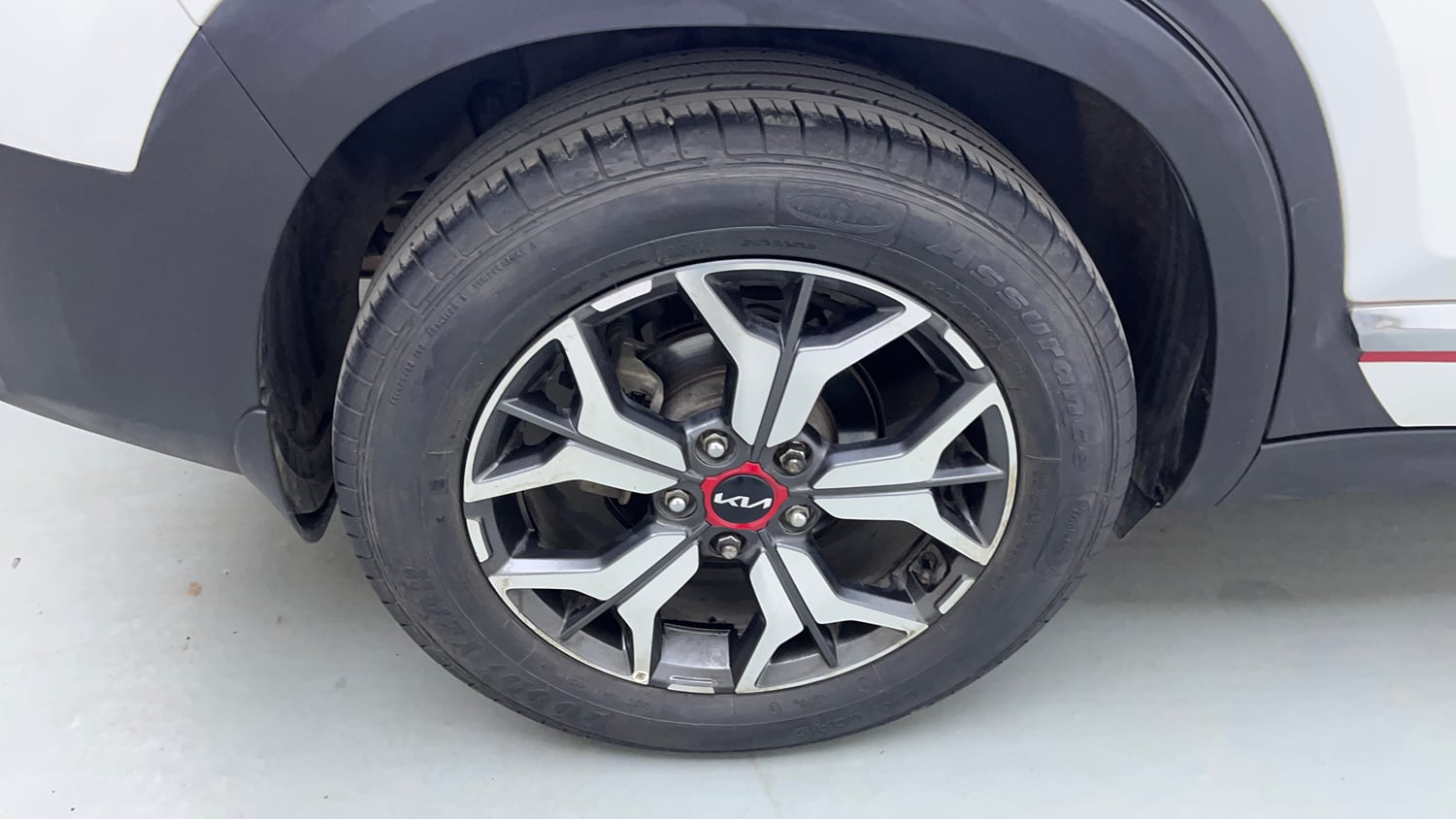 Used 2022 Kia Seltos GTX Plus 1.4 Petrol Manual tyres RIGHT REAR TYRE RIM VIEW
