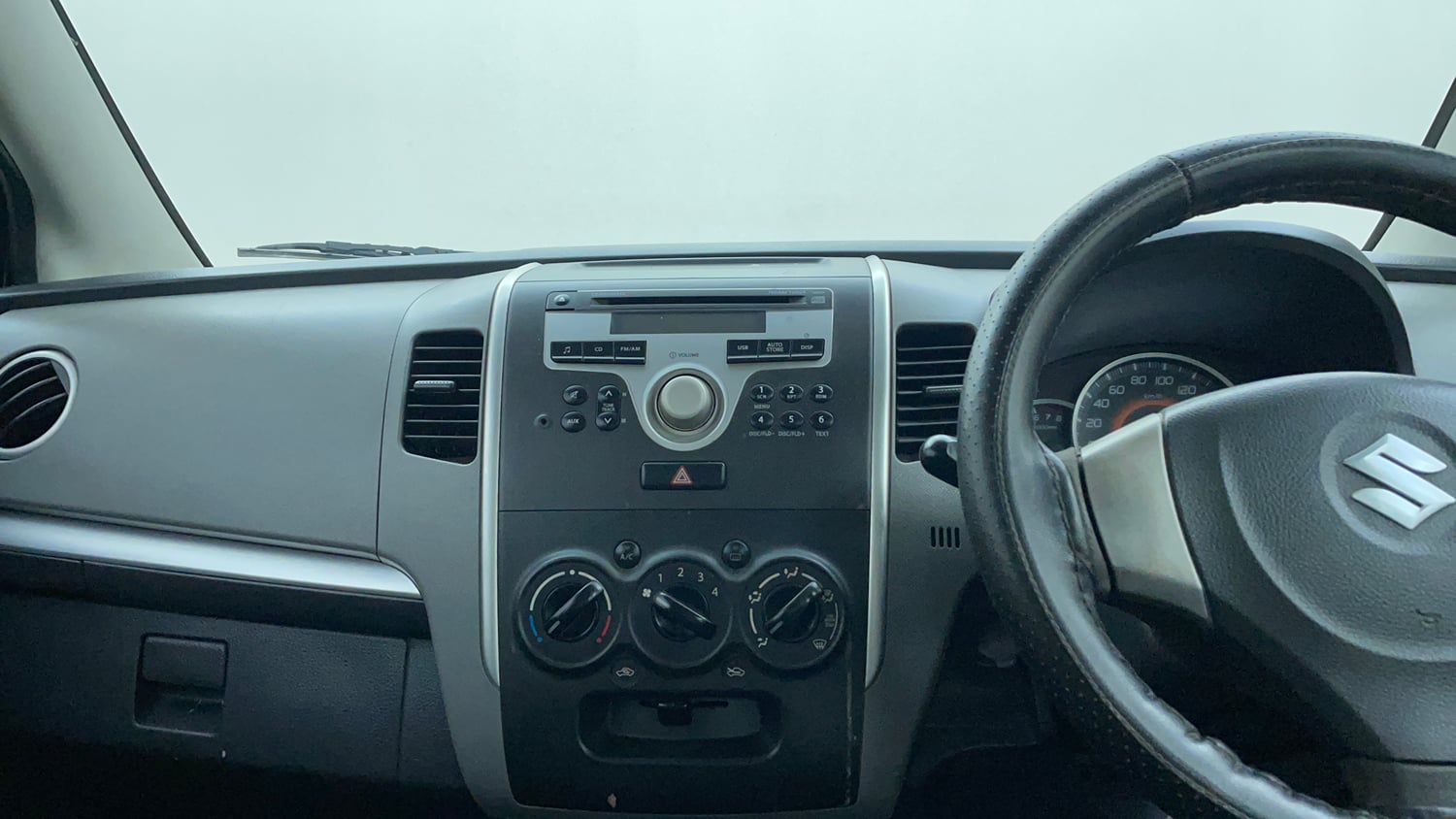 Used 2012 Maruti Suzuki Wagon R 1.0 VXi Petrol Manual interior MUSIC SYSTEM & AC CONTROL VIEW