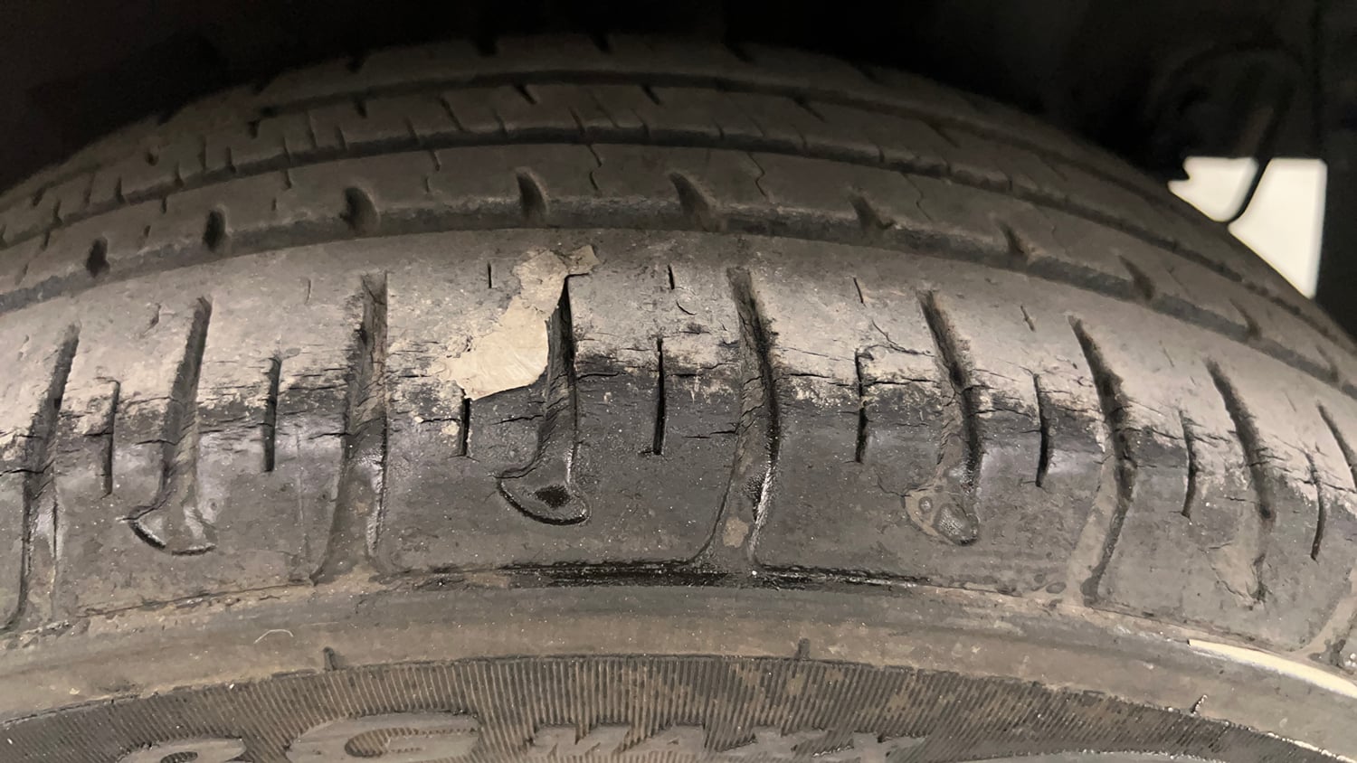 Used 2016 Hyundai Grand i10 Magna 1.2 Kappa VTVT Petrol Manual tyres LEFT REAR TYRE TREAD VIEW