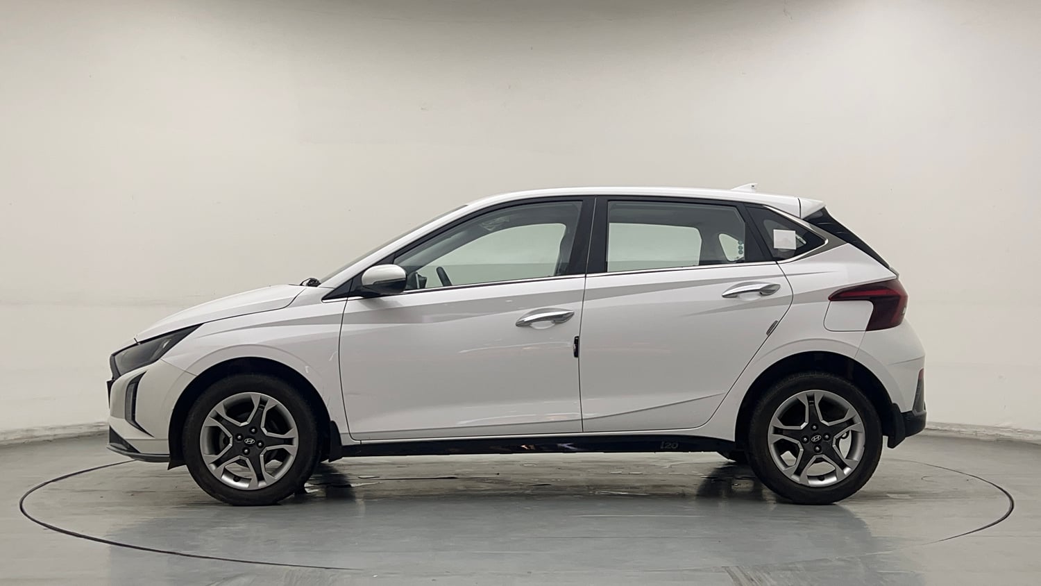 Used 2024 Hyundai i20 Sportz (O) 1.2 IVT Petrol Automatic exterior LEFT SIDE VIEW