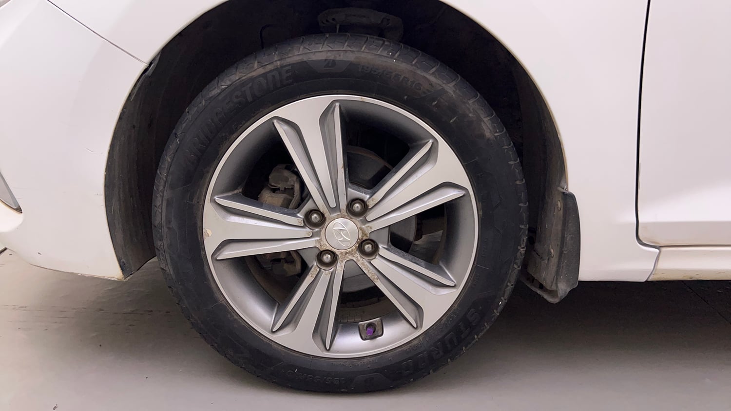 Used 2019 Hyundai Verna SX (O) 1.6 VTVT AT Petrol Automatic tyres LEFT FRONT TYRE RIM VIEW