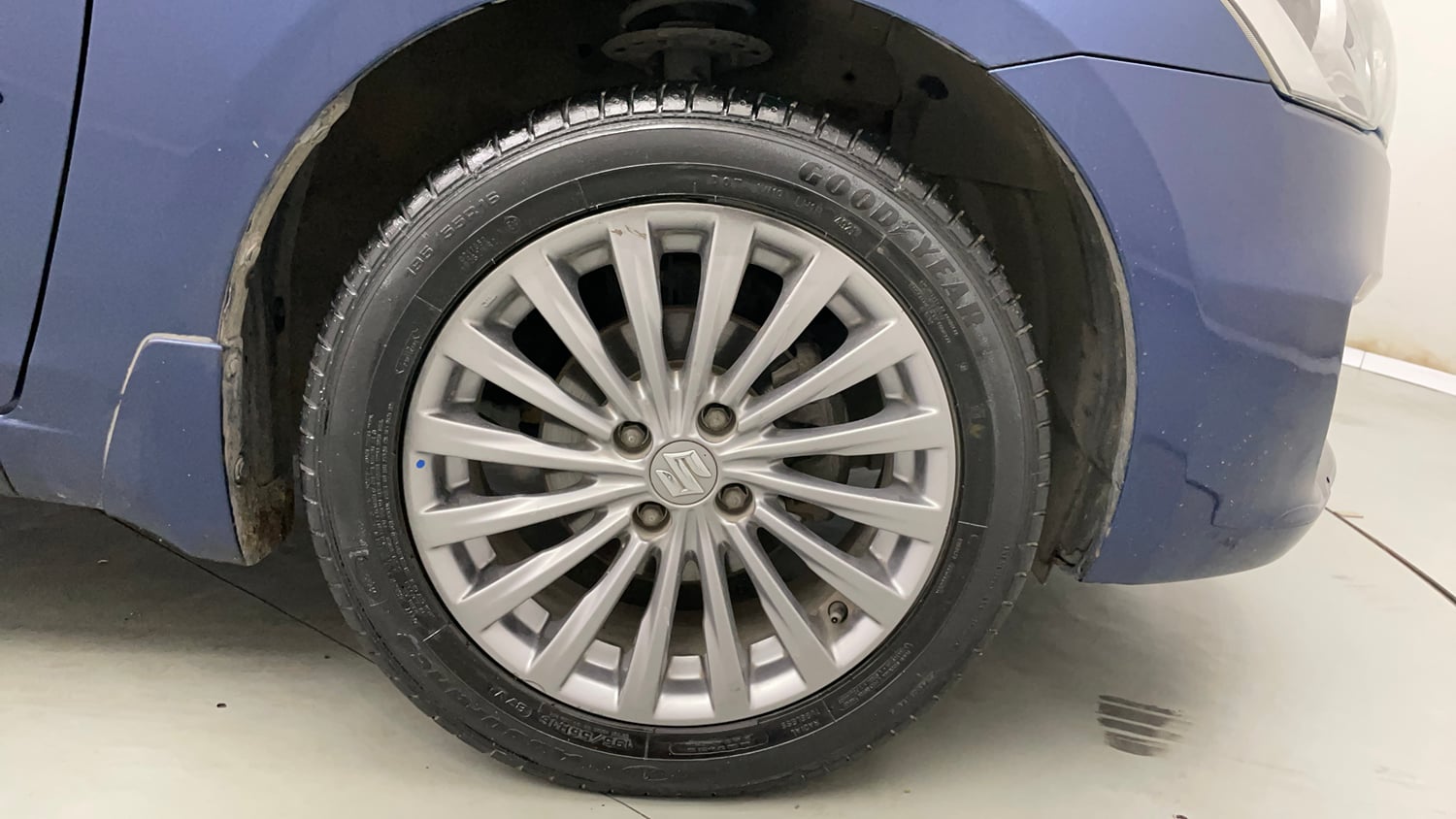 Used 2017 Maruti Suzuki Ciaz Alpha 1.4 MT Petrol Manual tyres RIGHT FRONT TYRE RIM VIEW