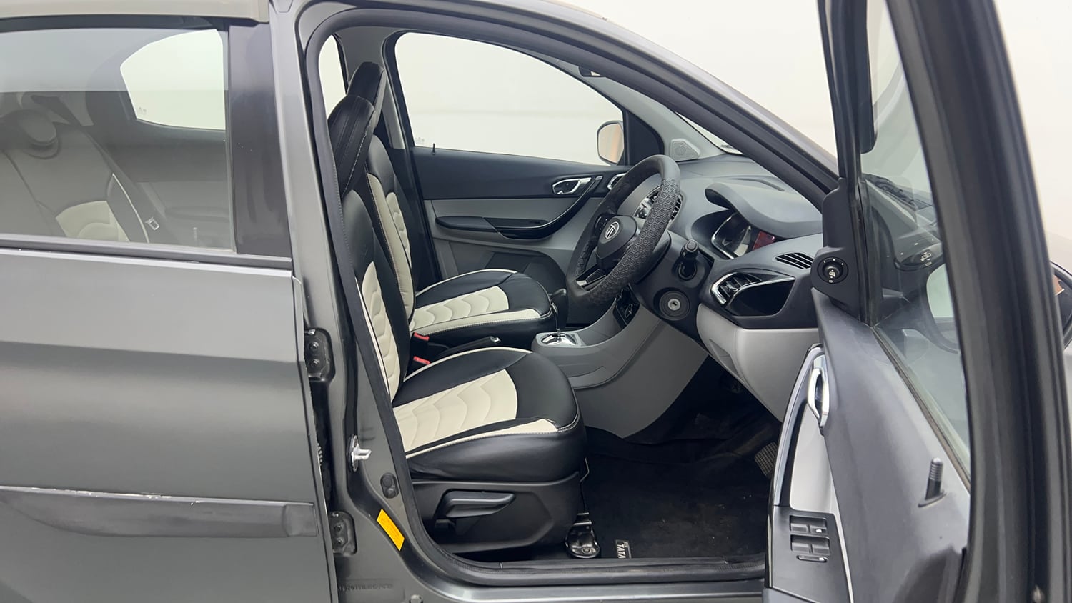 Used 2020 Tata Tiago XZA Plus Petrol Automatic interior RIGHT SIDE FRONT DOOR CABIN VIEW