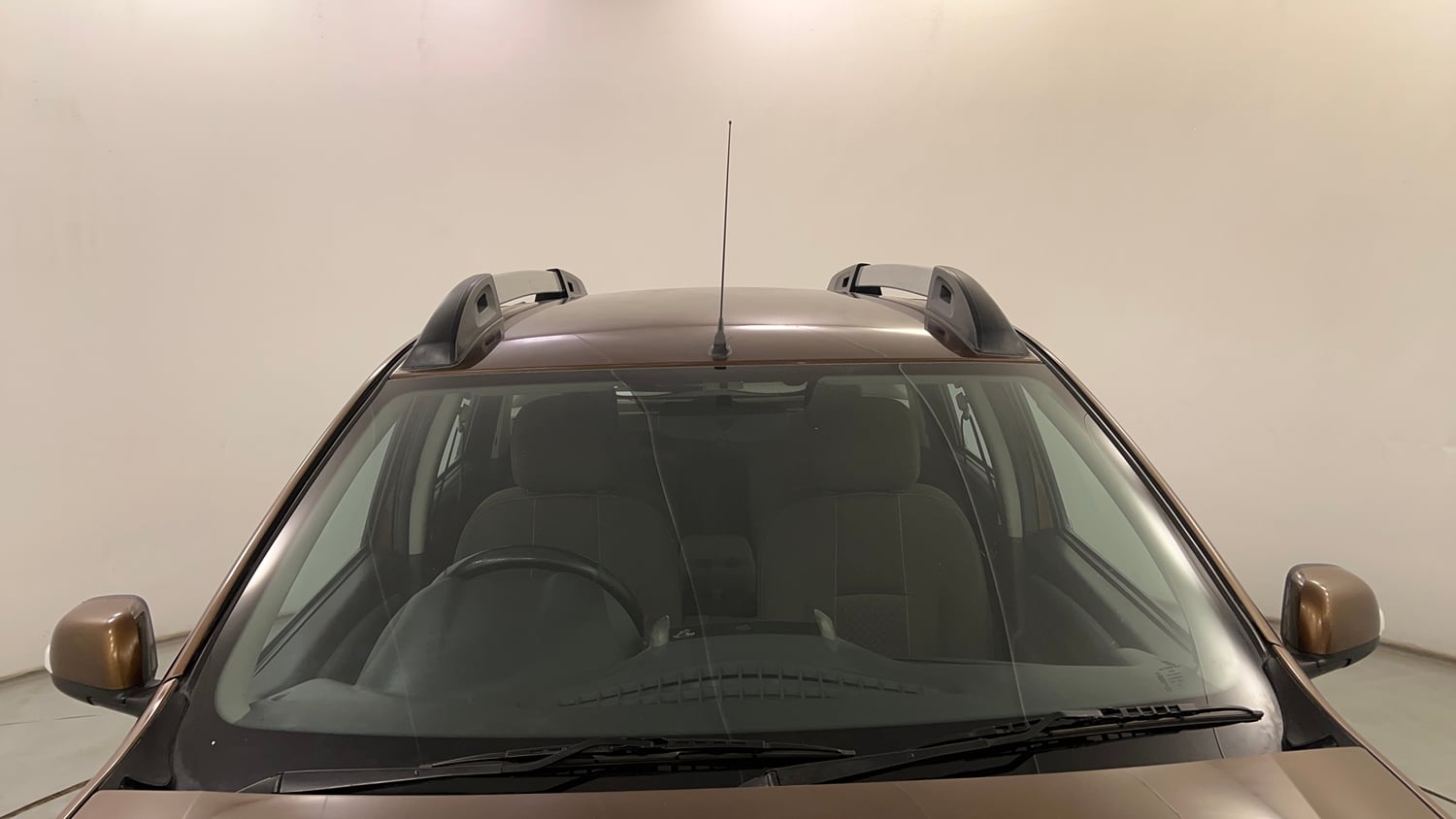 Used 2016 Renault Duster 85 PS RXZ 4X2 MT Diesel Manual exterior FRONT WINDSHIELD VIEW