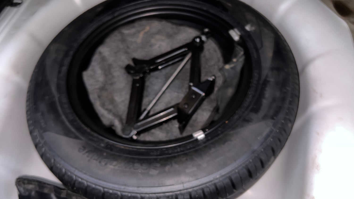 Used 2019 Hyundai Verna SX (O) 1.6 VTVT AT Petrol Automatic tyres SPARE TYRE VIEW
