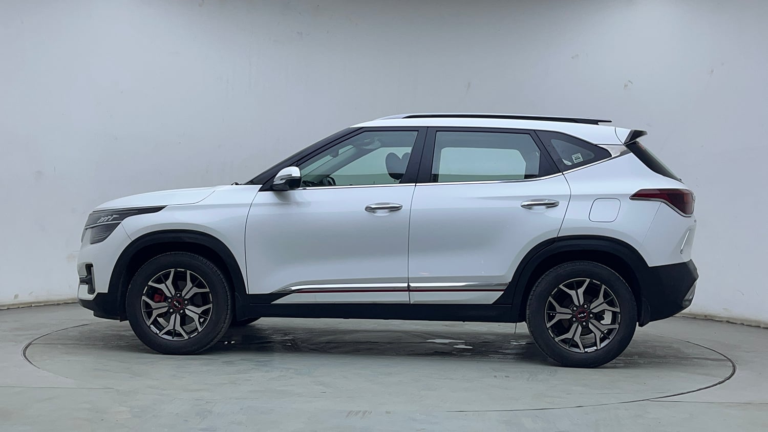 Used 2022 Kia Seltos GTX Plus 1.4 Petrol Manual exterior LEFT SIDE VIEW