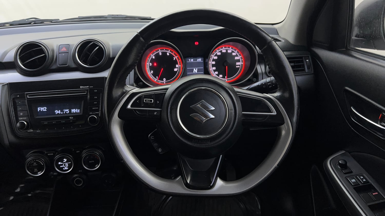 Used 2019 Maruti Suzuki Swift ZXi AMT Petrol Automatic interior STEERING VIEW