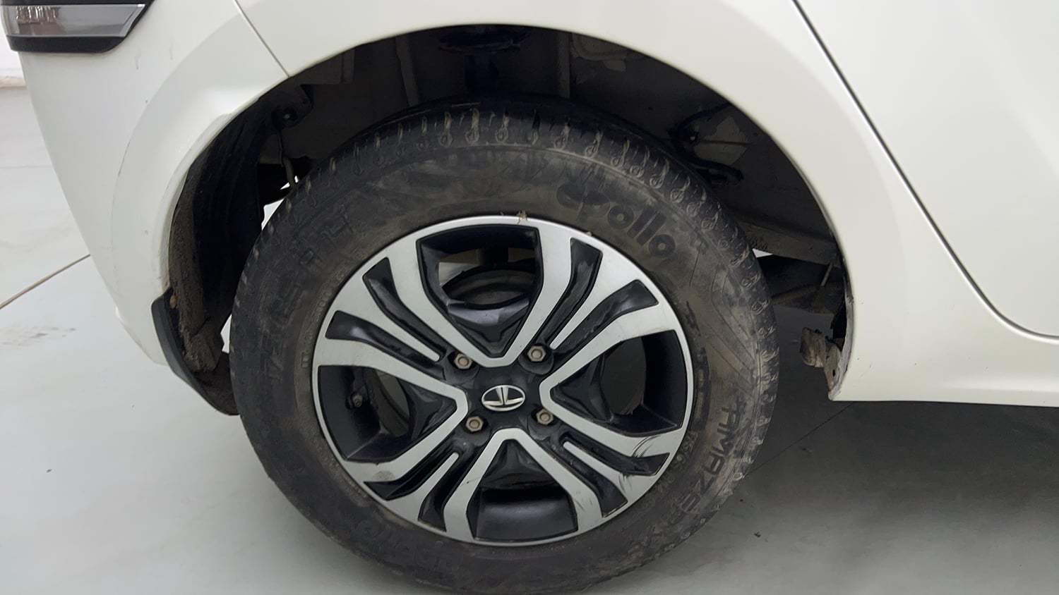 Used 2021 Tata Tiago XZ Petrol Manual tyres RIGHT REAR TYRE RIM VIEW