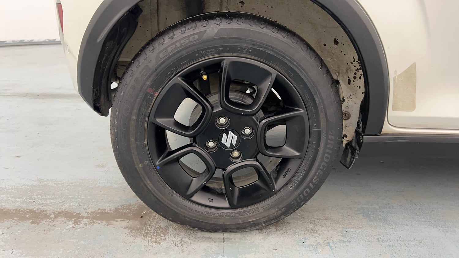 Used 2023 Maruti Suzuki Ignis Zeta 1.2 MT Petrol Manual tyres RIGHT REAR TYRE RIM VIEW