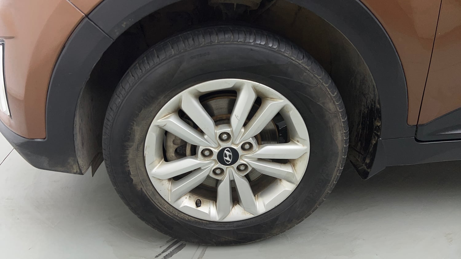 Used 2017 Hyundai Creta SX Plus 1.6  Petrol Petrol Manual tyres LEFT FRONT TYRE RIM VIEW