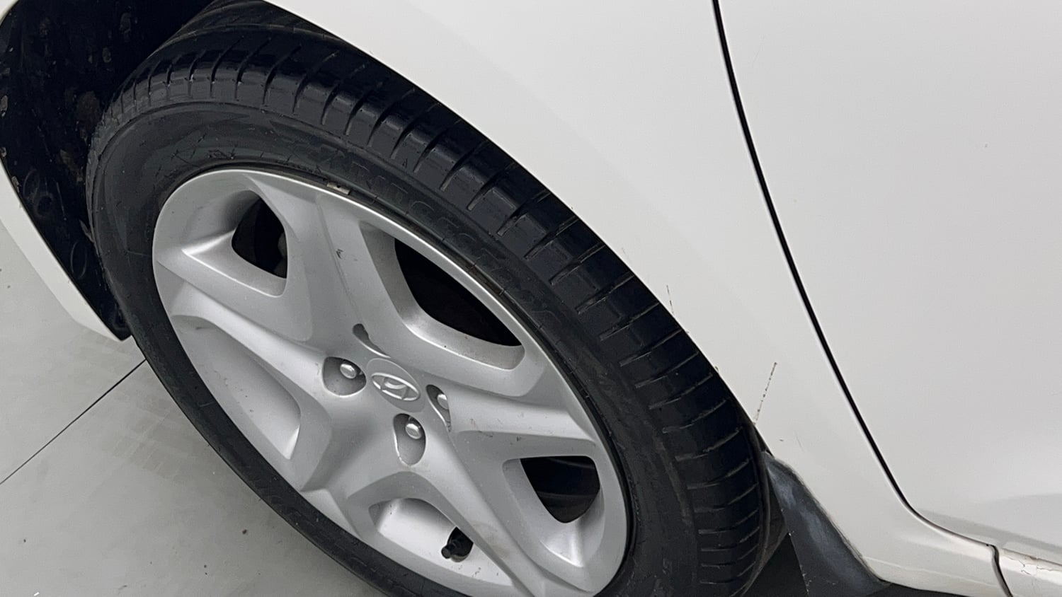 Used 2018 Hyundai Elite i20 Asta 1.2 Petrol Manual dents MINOR SCRATCH