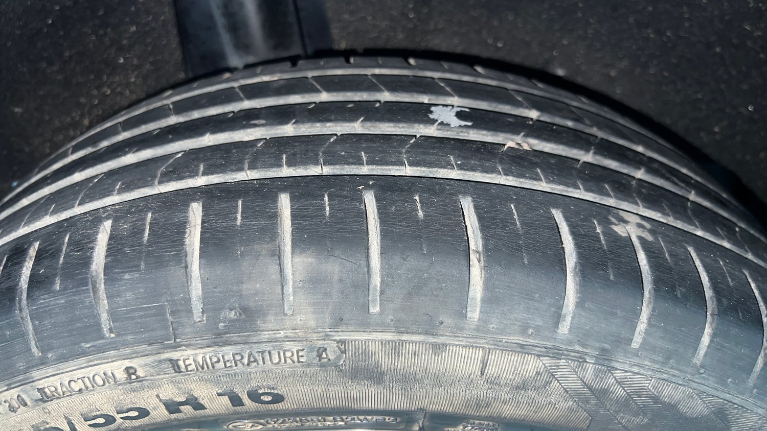 Used 2021 Maruti Suzuki Baleno Zeta Petrol Manual tyres RIGHT REAR TYRE TREAD VIEW
