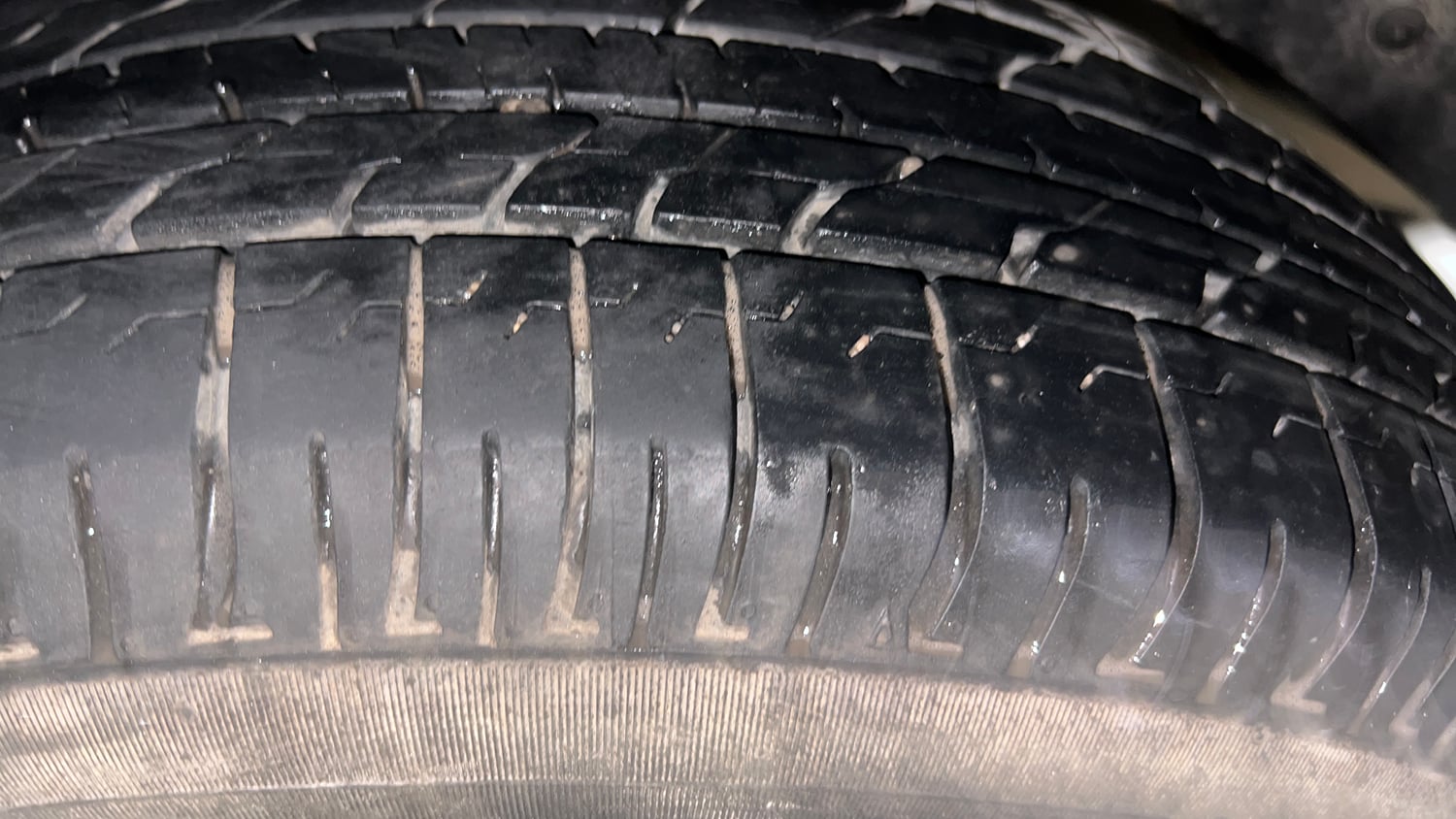 Used 2016 Hyundai Creta 1.6 Base Petrol Petrol Manual tyres LEFT REAR TYRE TREAD VIEW