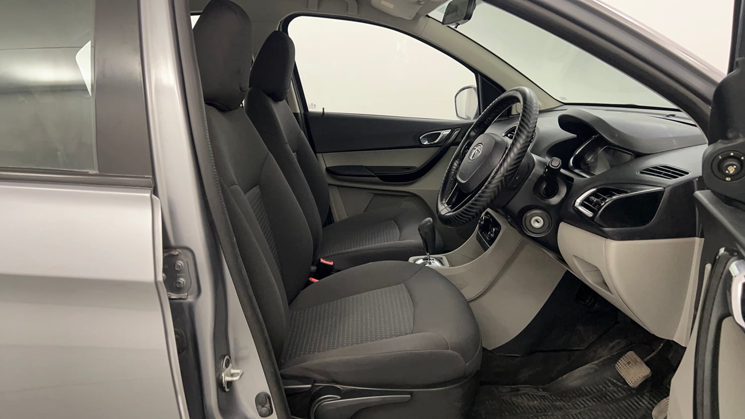 Used 2019 Tata Tiago Revotron XZA Plus Petrol Automatic interior RIGHT SIDE FRONT DOOR CABIN VIEW