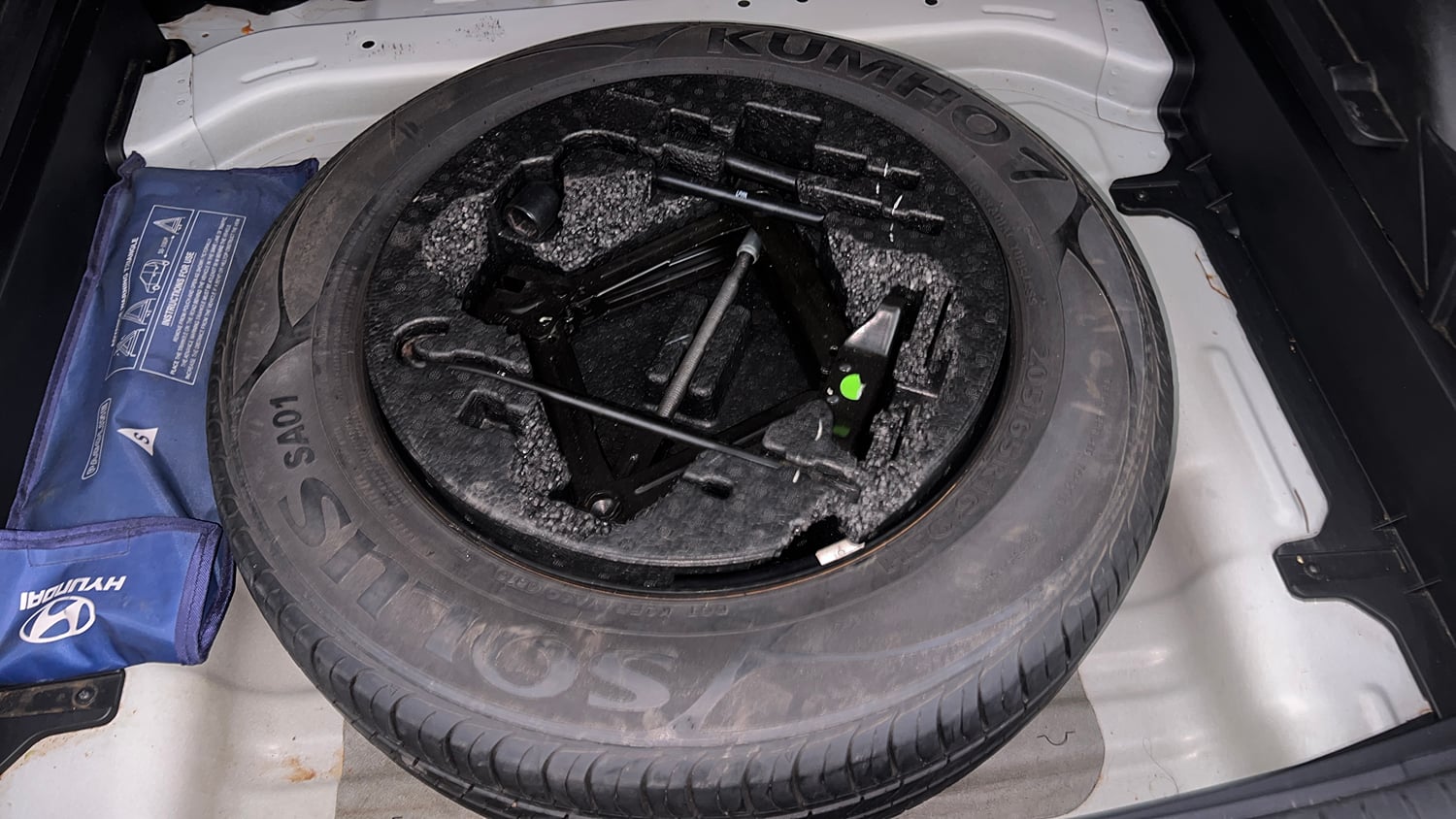 Used 2016 Hyundai Creta 1.6 Base Petrol Petrol Manual tyres SPARE TYRE VIEW