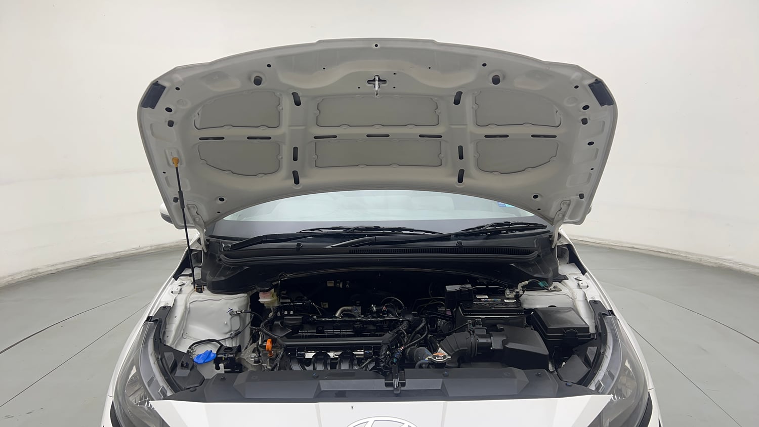Used 2024 Hyundai i20 Sportz (O) 1.2 IVT Petrol Automatic engine ENGINE & BONNET OPEN FRONT VIEW