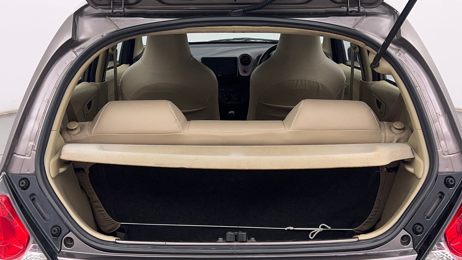 Used 2013 Honda Brio E MT Petrol Manual interior DICKY INSIDE VIEW