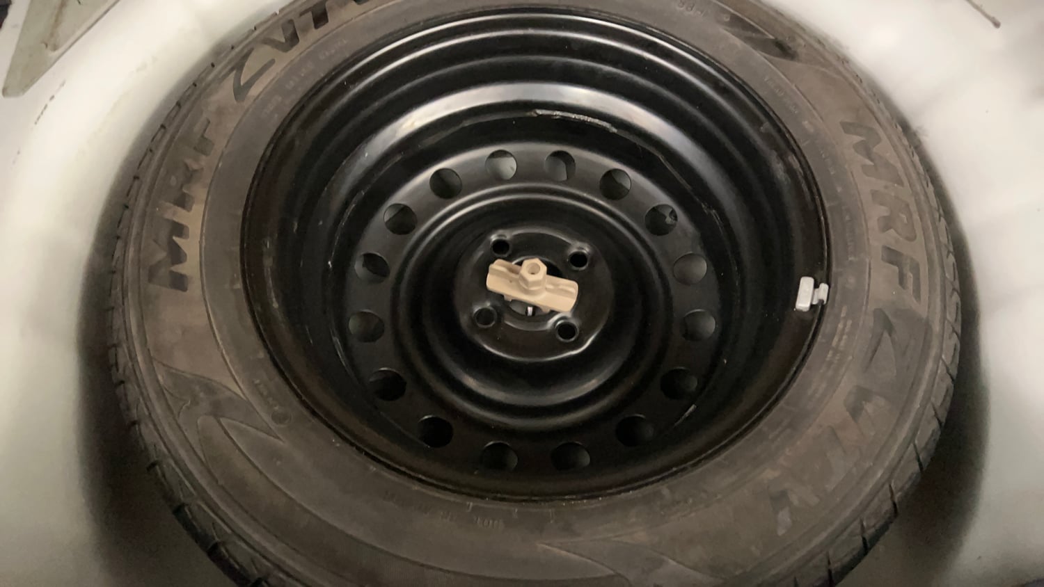Used 2018 Hyundai Elite i20 Asta 1.2 Petrol Manual tyres SPARE TYRE VIEW