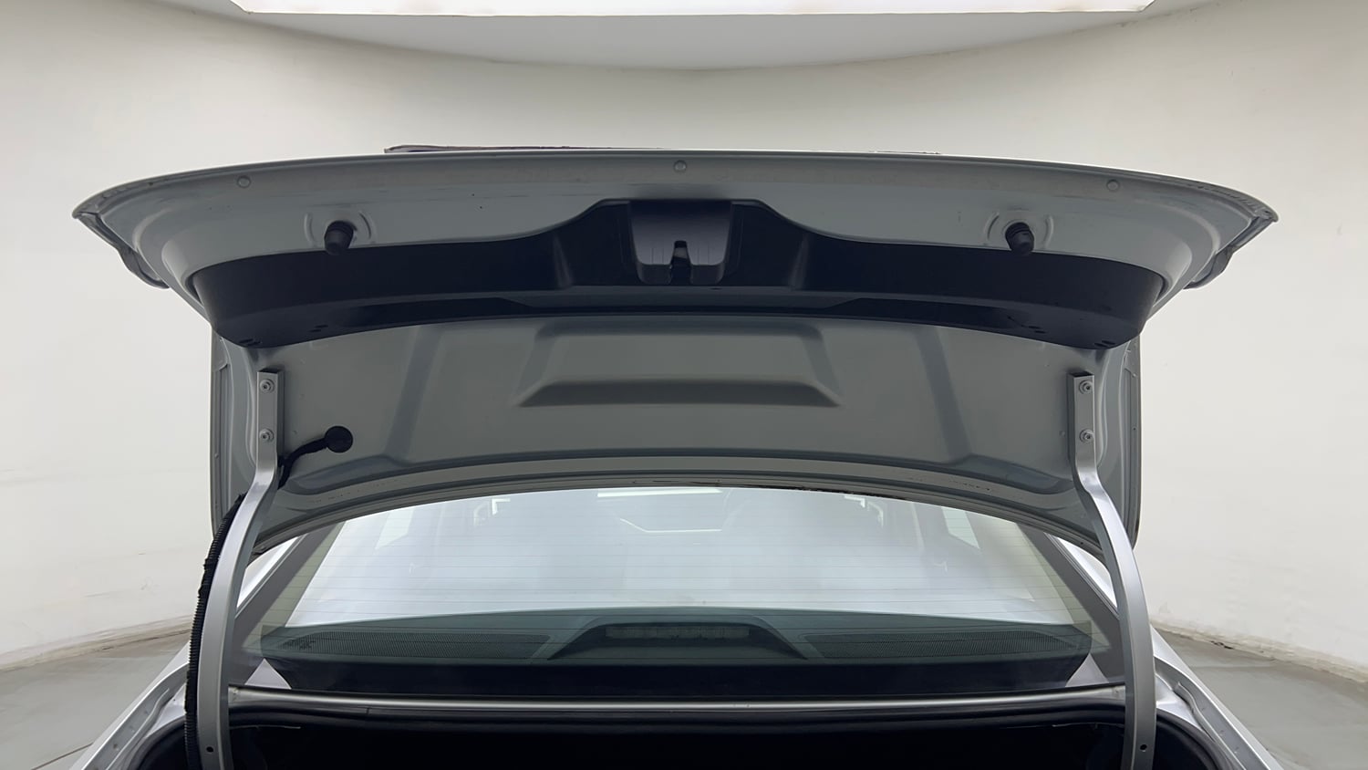 Used 2025 Volkswagen Virtus Topline 1.0 TSI AT Petrol Automatic interior DICKY DOOR OPEN VIEW