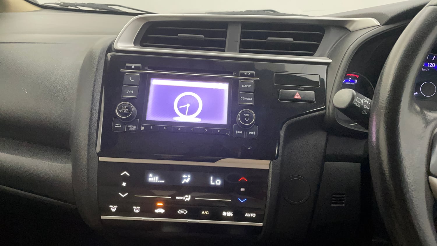 Used 2018 Honda Jazz V Petrol Petrol Manual top_features Integrated (in-dash) music system