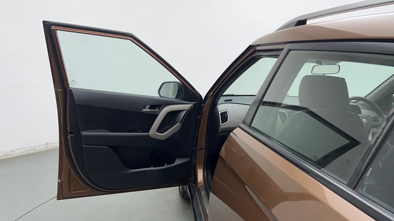 Used 2017 Hyundai Creta SX Plus 1.6  Petrol Petrol Manual interior LEFT FRONT DOOR OPEN VIEW