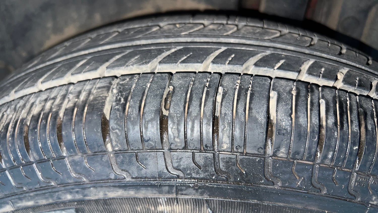 Used 2012 Maruti Suzuki Swift VXi Petrol Manual tyres LEFT REAR TYRE TREAD VIEW