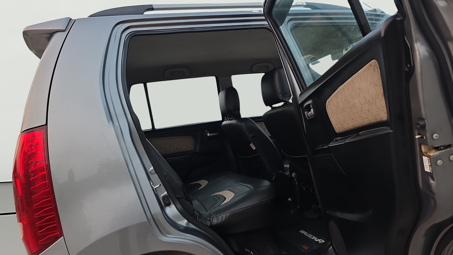 Used 2017 Maruti Suzuki Wagon R 1.0 VXI AMT Petrol Automatic interior RIGHT SIDE REAR DOOR CABIN VIEW