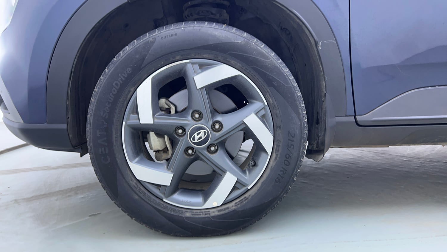 Used 2019 hyundai Venue SX 1.0 Turbo Petrol Petrol Manual tyres LEFT FRONT TYRE RIM VIEW