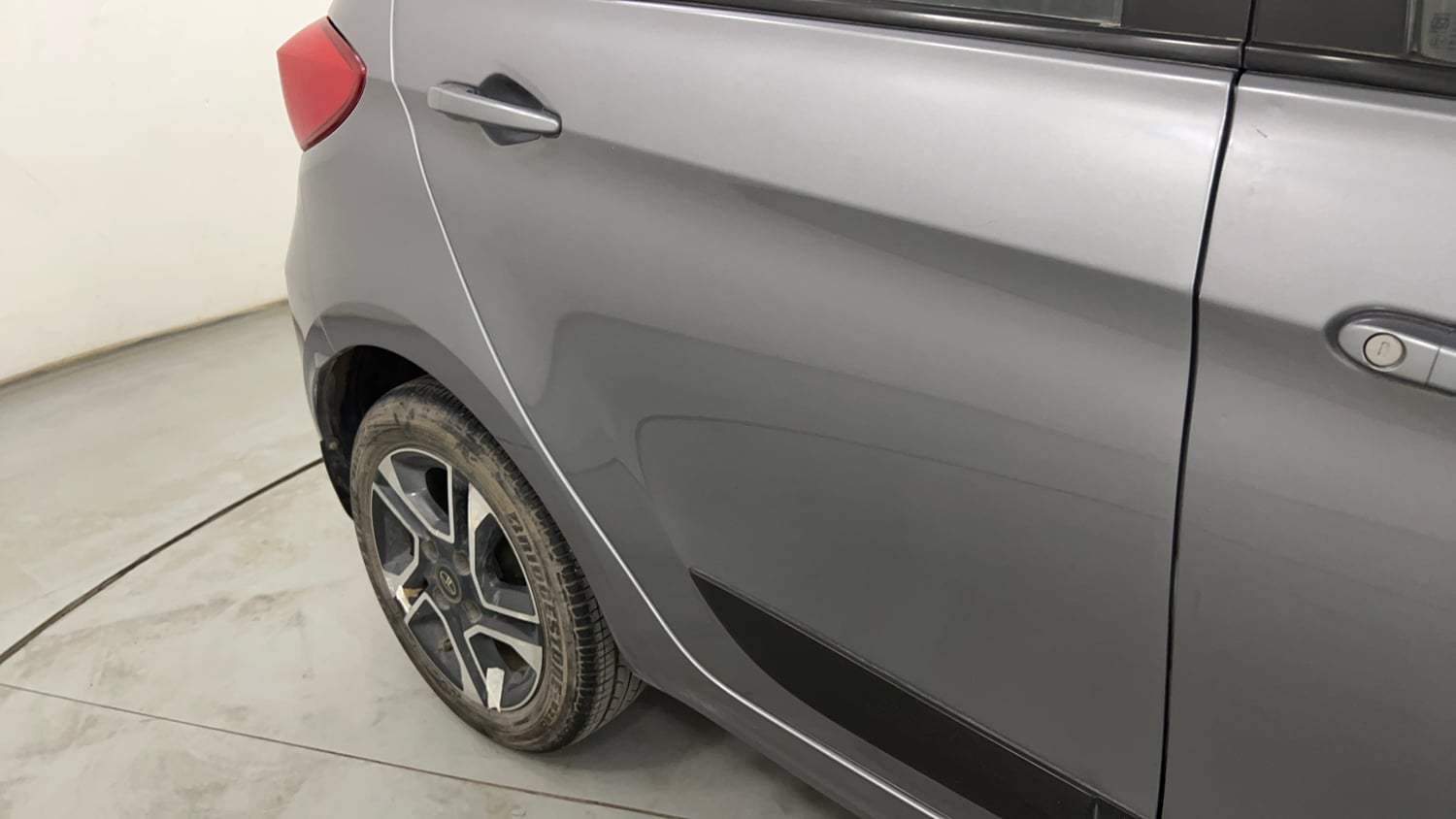 Used 2019 Tata Tiago Revotron XZA Plus Petrol Automatic dents MINOR SCRATCH