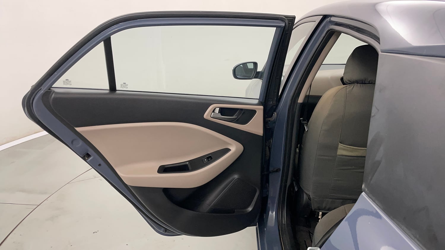 Used 2015 Hyundai Elite i20 Sportz 1.2 Petrol Manual interior LEFT REAR DOOR OPEN VIEW