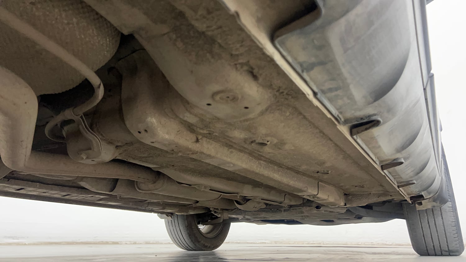 Used 2021 Hyundai Venue SX Plus 1.0 Turbo DCT Petrol Automatic extra REAR RIGHT UNDERBODY VIEW