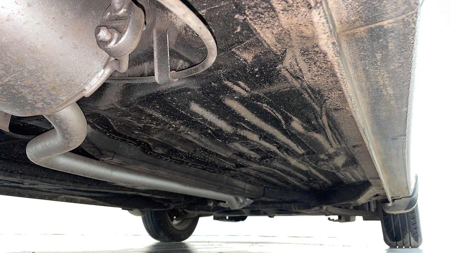 Used 2020 Honda Amaze 1.2 V MT Petrol Petrol Manual extra REAR RIGHT UNDERBODY VIEW