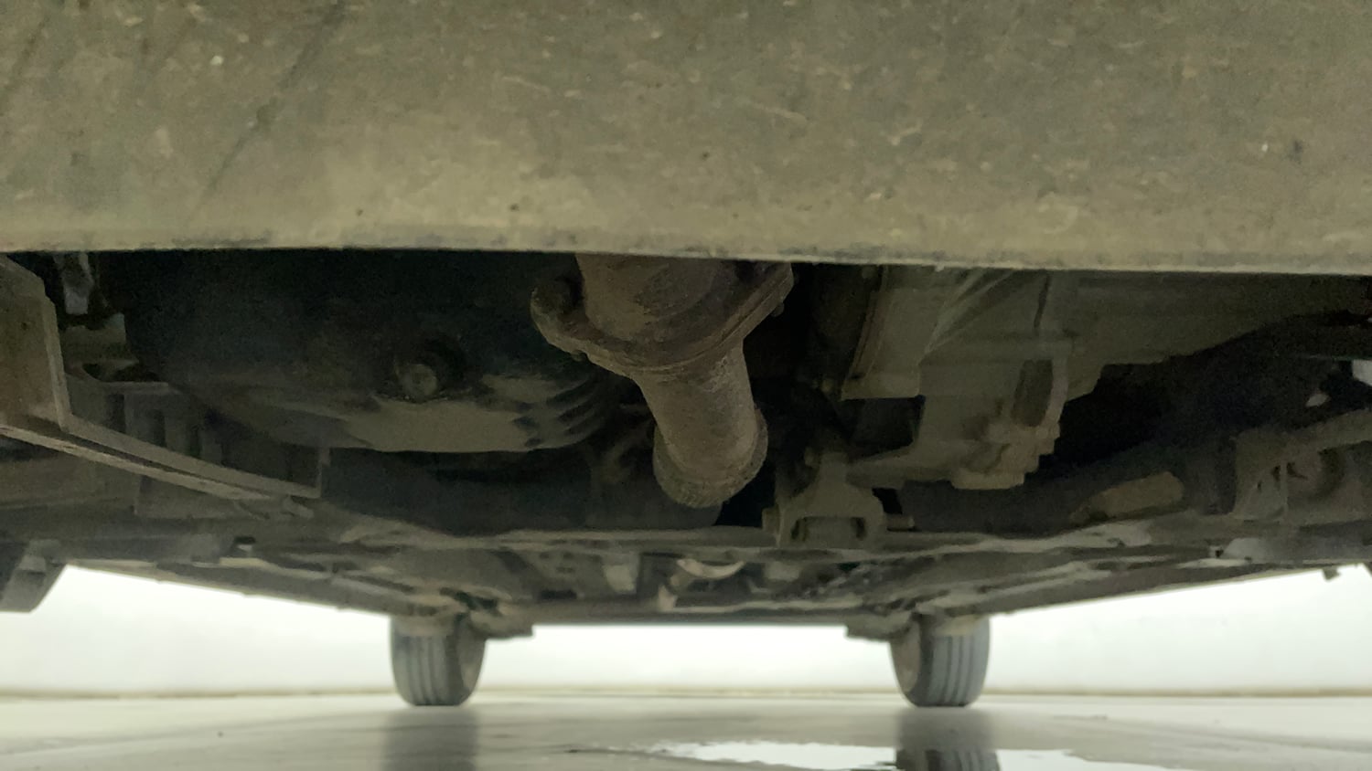 Used 2022 Tata Altroz XZ Plus Petrol Dark Edition Petrol Manual extra FRONT LEFT UNDERBODY VIEW
